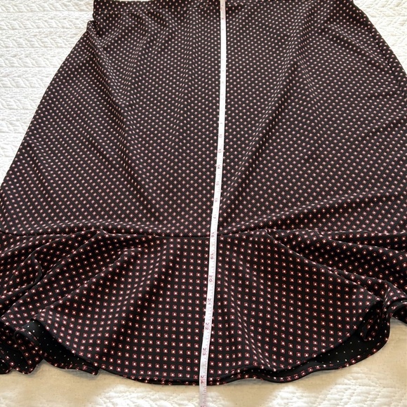 Micheal Micheal Kors Jersey Pull-On Skirt Flounce Hem Black/Red Print Size 12 - Picture 7 of 13
